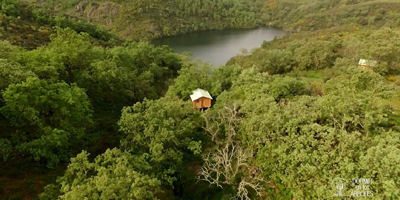 Inclinarse sentido pecho Dormir en los árboles | Cabañas en los árboles de Extremadura